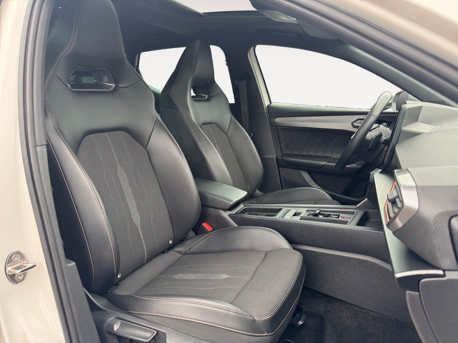 Fahrzeugabbildung CUPRA Leon VZ 2.0 TSI DSG 1Hd./LED/Navi/Schiebedach