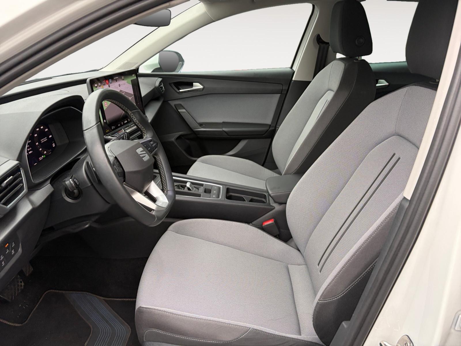 Fahrzeugabbildung SEAT Leon Road Edition 1.5 eTSI 110 kW (150 PS) 7-Gang-DSG